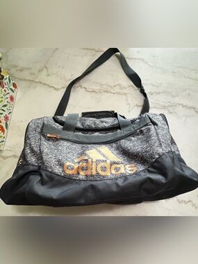 Adidas Defender Duffle Bag Gym Bag Travel Bag Gray/Gold EUC
